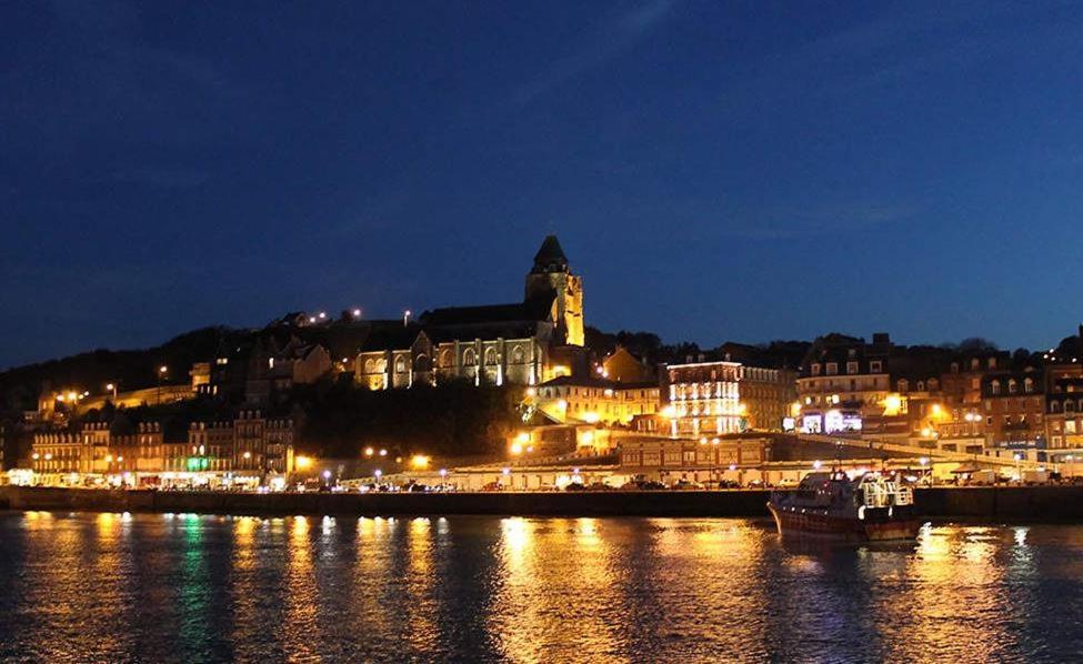 Esplanade Front De Mer 109 1Er Etage Lit Fait Wifi Taxe De Sejour Incluse Le Treport Bagian luar foto